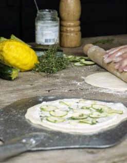 Big Green Egg Aluminum Pizza Peel 11 Big Green Egg Aluminum Pizza Peel -Courtyard Home Furnishings Store 067003 4