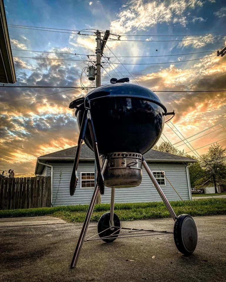 Weber Original Kettle 26" Premium Charcoal Grill 3 Weber Original Kettle 26" Premium Charcoal Grill - Image 3