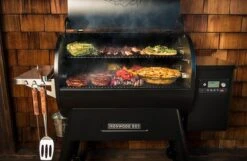 Traeger Ironwood 885 WiFi-Enabled Pellet Grill With Sensor -Courtyard Home Furnishings Store 093770