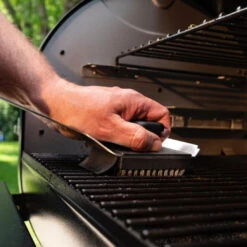 Traeger BBQ Cleaning Brush -Courtyard Home Furnishings Store 093783 4 1636bbdf 983a 404a 8b81 c88313053efc