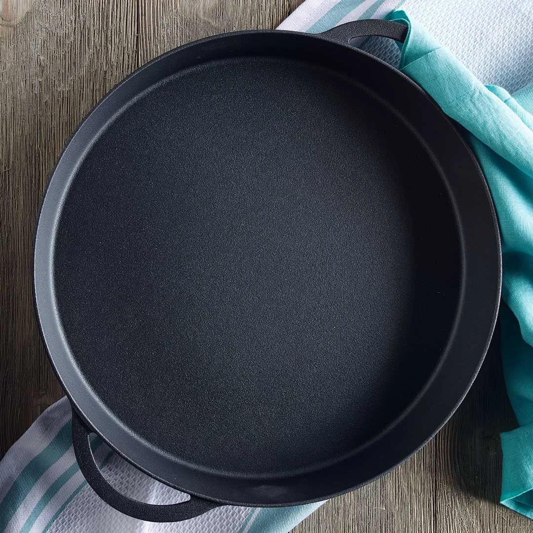 Big Green Egg Pre-Seasoned 14" Cast Iron Skillet 1 Big Green Egg Pre-Seasoned 14" Cast Iron Skillet