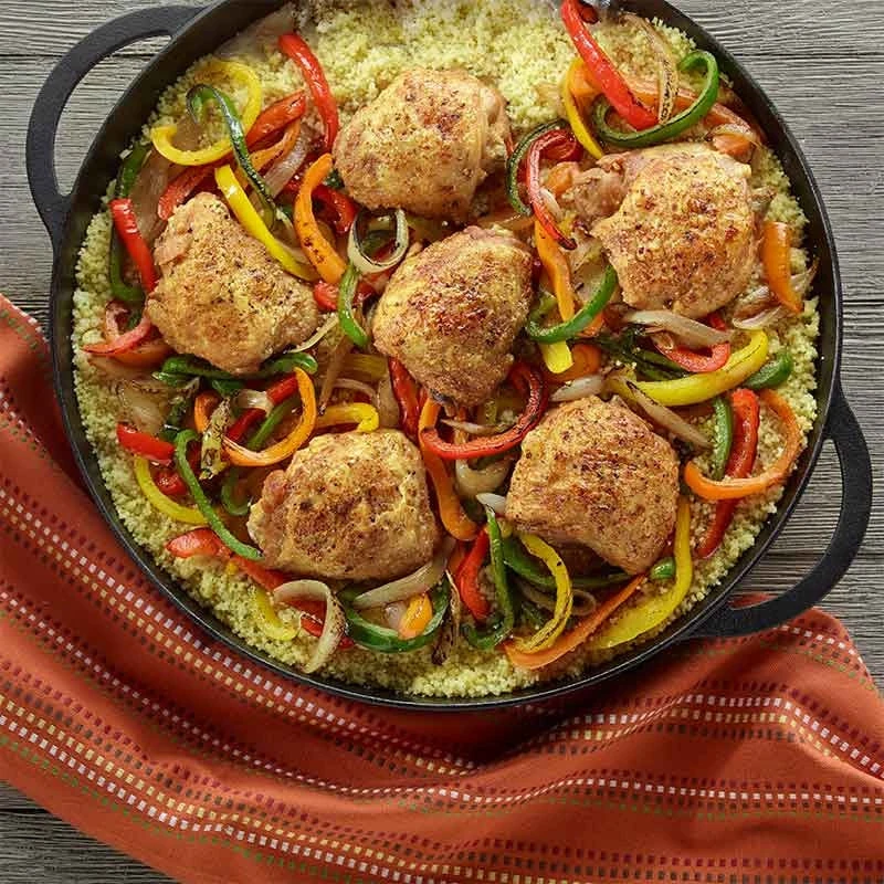 Big Green Egg Pre-Seasoned 14" Cast Iron Skillet 5 Big Green Egg Pre-Seasoned 14" Cast Iron Skillet - Image 5