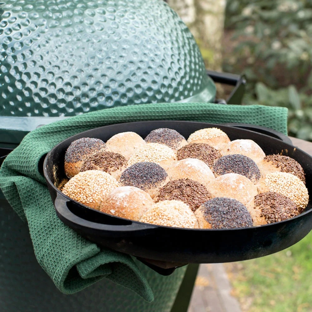 Big Green Egg Pre-Seasoned 14" Cast Iron Skillet 2 Big Green Egg Pre-Seasoned 14" Cast Iron Skillet - Image 2