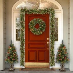 9' Classic Spruce Pre-Lit Garland With Frosted Tips, Berries And Pine Cones -Courtyard Home Furnishings Store 25634708e2142e4614743cc59fc7c581