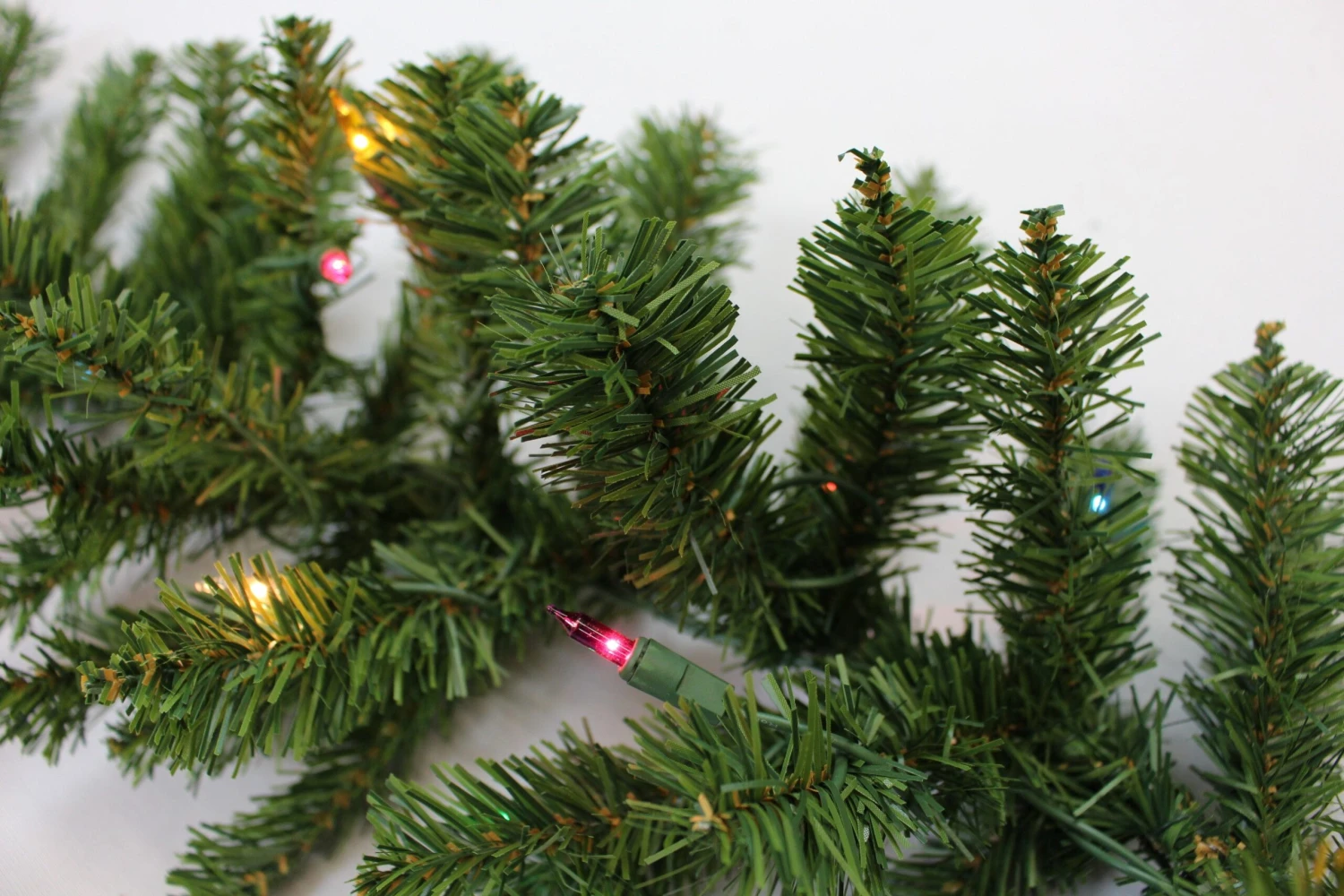 9' Canadian Pine Pre-Lit Artificial Garland 2 9' Canadian Pine Pre-Lit Artificial Garland - Image 2