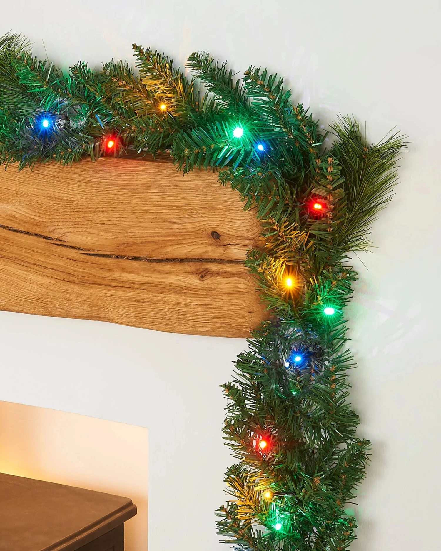 9' Pre-Lit Tiffany Christmas Garland 2 9' Pre-Lit Tiffany Christmas Garland - Image 2