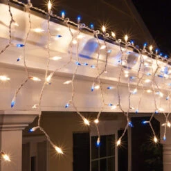 Set Of 300 Icicle Lights On A White Wire