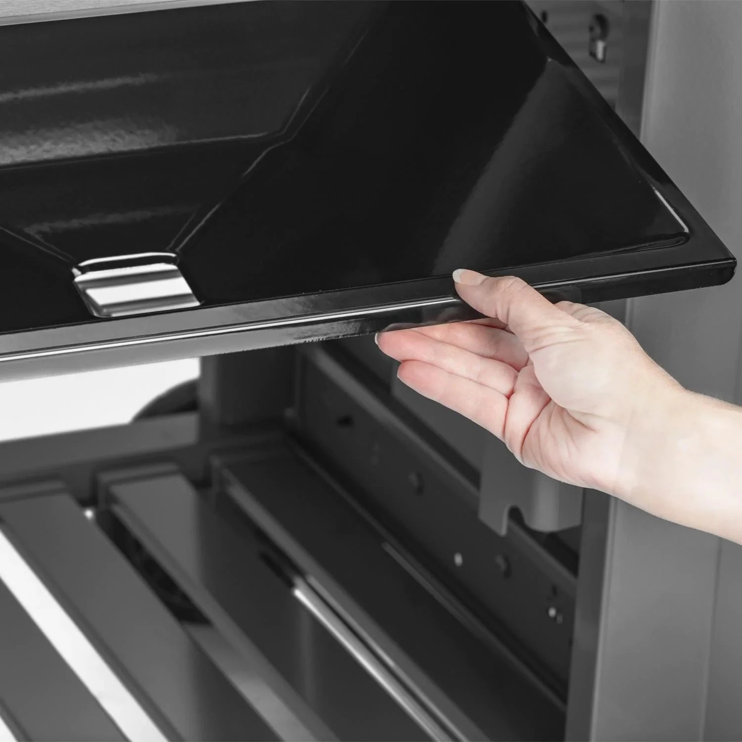 Weber Genesis® II S-315 Stainless Steel Grill Series 4 Weber Genesis® II S-315 Stainless Steel Grill Series - Image 4