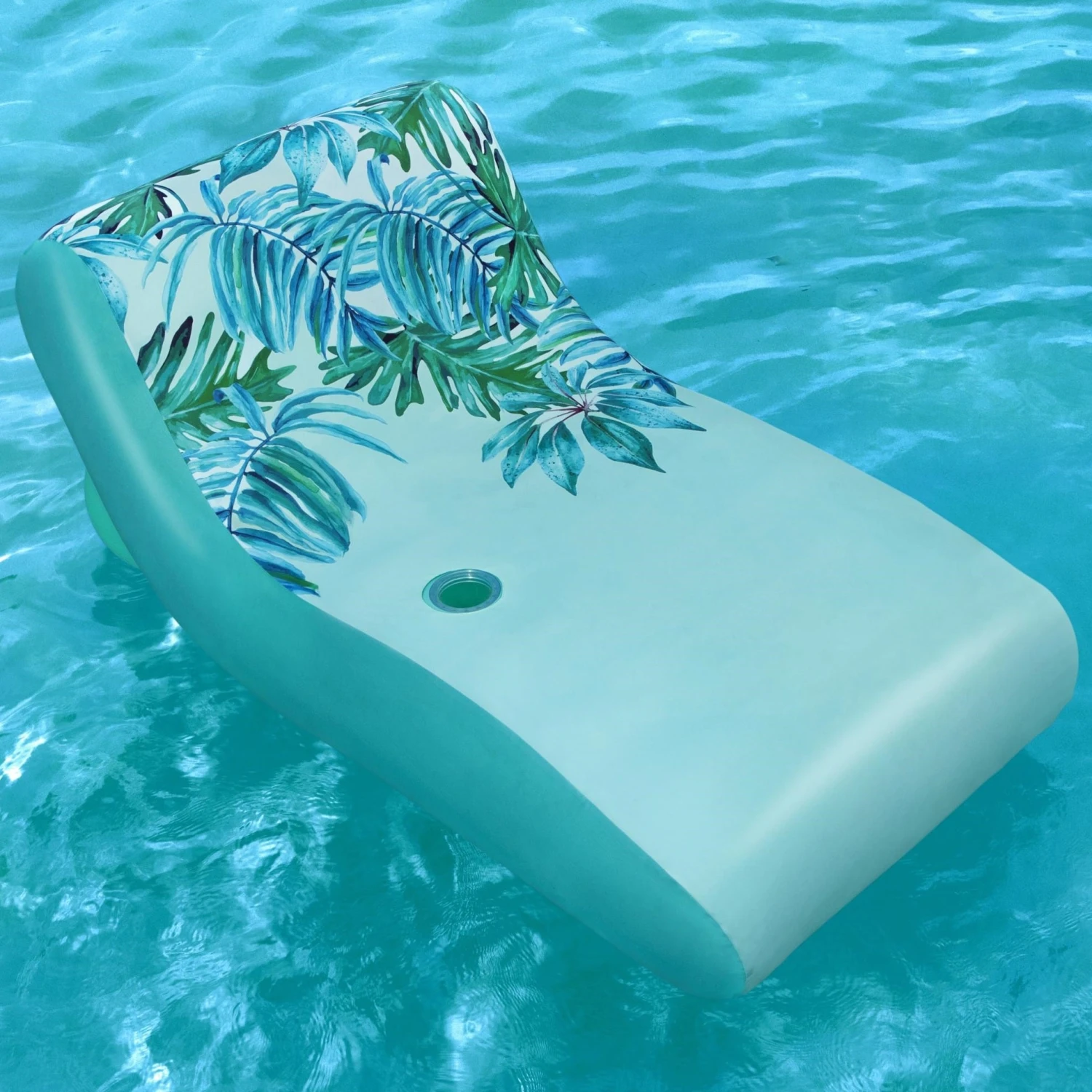 BWT H20GO! Luxury Fabric Inflatable Pool Lounge By Bestway 4 BWT H20GO! Luxury Fabric Inflatable Pool Lounge By Bestway - Image 4