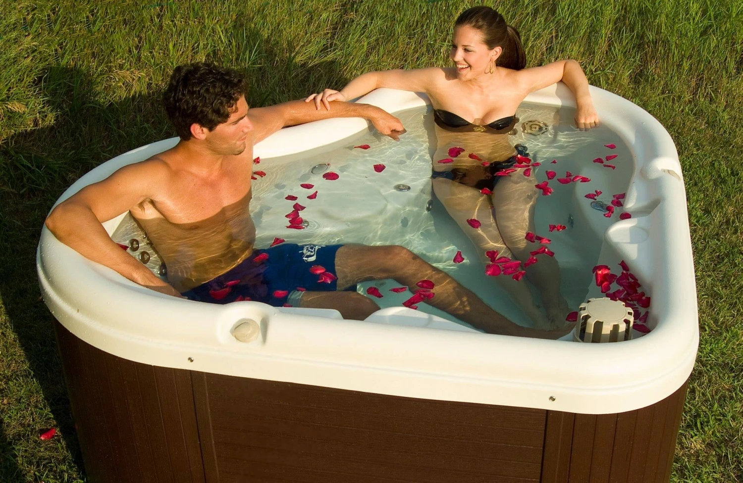 D'Amour Sport Series Nordic Hot Tub 2 D'Amour Sport Series Nordic Hot Tub - Image 2