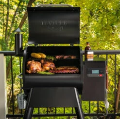 Traeger Pro 575 Black WiFi-Enabled Pellet Grill -Courtyard Home Furnishings Store Pro 575 People at grill 016